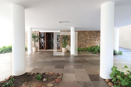 Hall de Entrada de apartamento para alugar com 3 quartos, 153m² em Auxiliadora, Porto Alegre