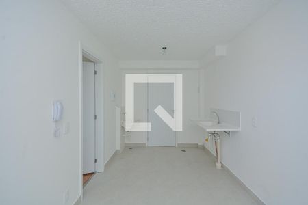 Sala/Cozinha de apartamento para alugar com 1 quarto, 27m² em Jardim Itacolomi, São Paulo