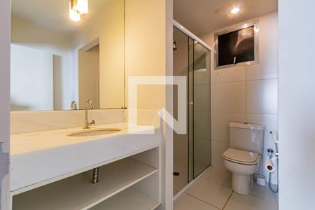 Banheiro social de apartamento para alugar com 2 quartos, 75m² em Pompeia, São Paulo