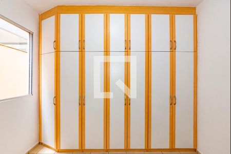 Quarto 1 de apartamento para alugar com 3 quartos, 70m² em Buritis, Belo Horizonte