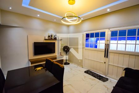 Sala de casa à venda com 3 quartos, 120m² em Encantado, Rio de Janeiro