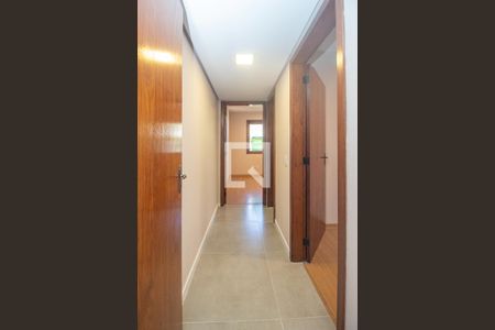 Corredor de apartamento para alugar com 2 quartos, 71m² em Menino Deus, Porto Alegre