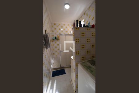 Banheiro de apartamento à venda com 2 quartos, 70m² em Pé Pequeno, Niterói