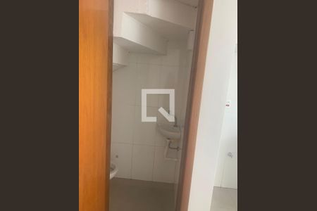 Banheiro de casa de condomínio para alugar com 3 quartos, 60m² em Parque Xangri-Lá, Contagem