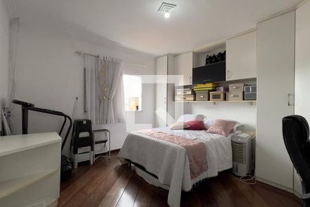 Quarto de casa para alugar com 3 quartos, 277m² em Jardim Santa Mena, Guarulhos
