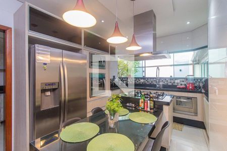 Casa para alugar com 3 quartos, 256m² em Dos Casa, São Bernardo do Campo