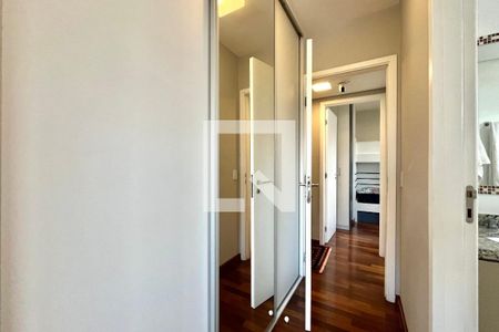 Closet da Suíte de apartamento para alugar com 3 quartos, 108m² em Vila Alexandria, São Paulo
