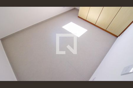 Quarto 2 de apartamento para alugar com 2 quartos, 52m² em Vila Santa Clara, São Paulo