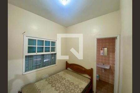 Suíte de casa para alugar com 3 quartos, 263m² em Vila Caiçara, Praia Grande