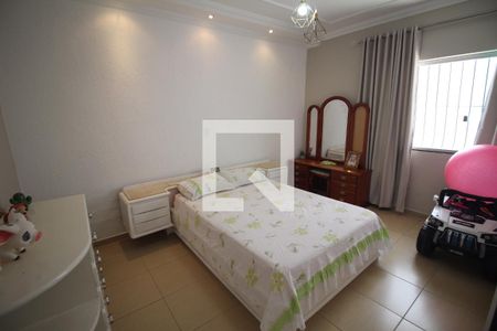 Quarto de casa à venda com 3 quartos, 420m² em Tirol (Barreiro), Contagem