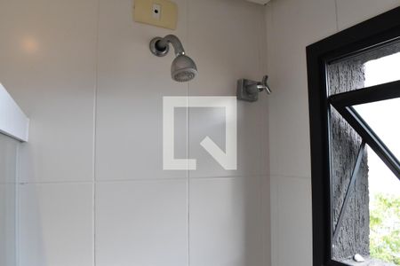Banheiro de apartamento para alugar com 2 quartos, 53m² em São Francisco, Curitiba