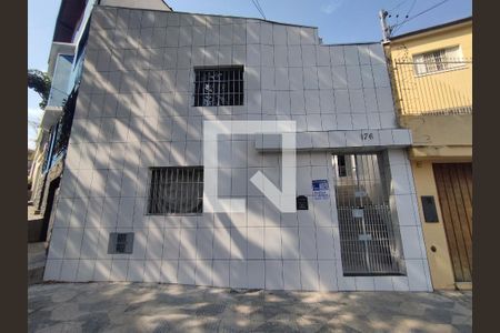 Fachada de casa para alugar com 1 quarto, 34m² em Cambuci, São Paulo