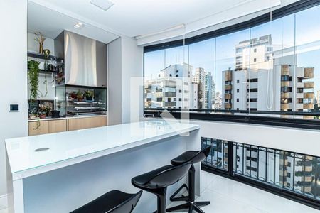 Sala de apartamento à venda com 3 quartos, 158m² em Moema, São Paulo