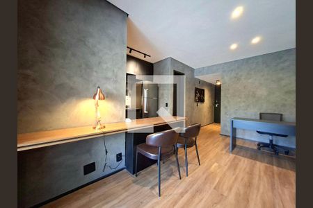 Sala de apartamento para alugar com 1 quarto, 60m² em Vila Nova Conceição, São Paulo