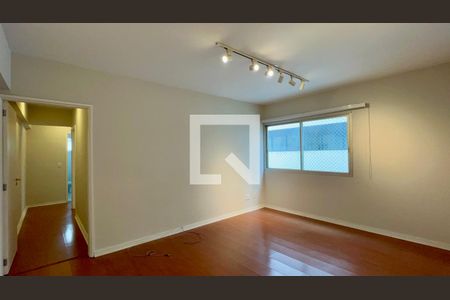 Sala de apartamento para alugar com 2 quartos, 67m² em Cerqueira César, São Paulo