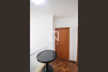 Corredor de casa para alugar com 4 quartos, 330m² em Vila Irmaos Arnoni, São Paulo