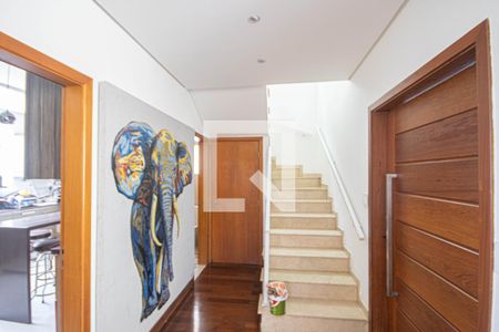 Corredor de casa para alugar com 4 quartos, 330m² em Vila Irmaos Arnoni, São Paulo