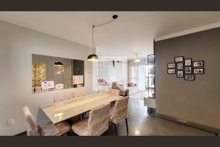 Sala de apartamento à venda com 3 quartos, 117m² em Cambuí, Campinas