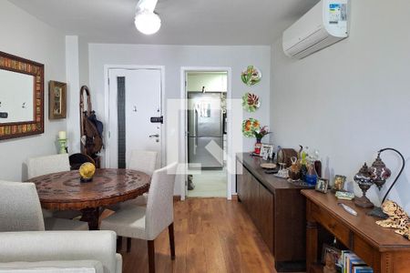 Sala de apartamento à venda com 2 quartos, 84m² em Piratininga, Niterói