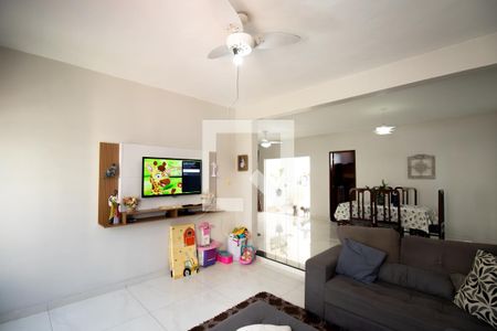 Sala de casa para alugar com 3 quartos, 144m² em Colubandê, São Gonçalo