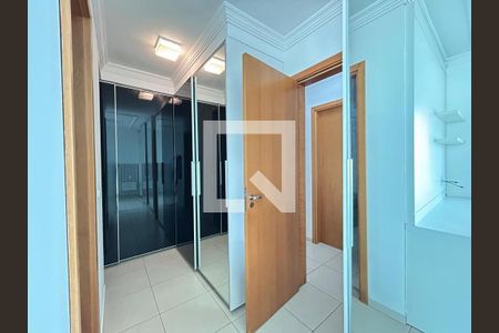 Suíte de apartamento para alugar com 3 quartos, 160m² em Santa Maria, Uberlândia