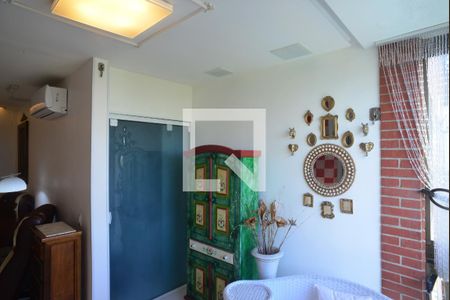 Sala de apartamento para alugar com 2 quartos, 70m² em Barra da Tijuca, Rio de Janeiro
