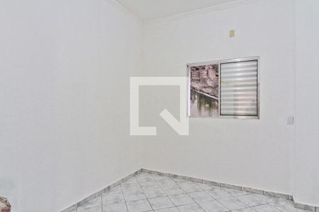 Quarto 2 de casa para alugar com 3 quartos, 70m² em Parque Maria Domitila, São Paulo