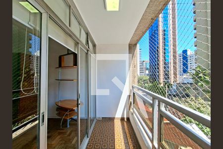 Varanda de apartamento à venda com 3 quartos, 105m² em Itaim Bibi, São Paulo