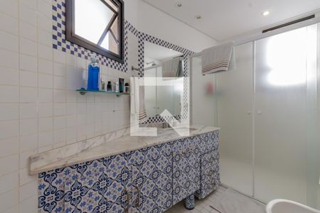 Banheiro da Suíte de apartamento à venda com 3 quartos, 156m² em Vila Nova Conceição, São Paulo