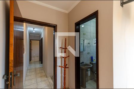 Suíte de casa para alugar com 3 quartos, 181m² em Vila Serralheiro, São Paulo