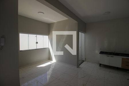 Sala de casa de condomínio para alugar com 2 quartos, 59m² em Aparecidinha, Sorocaba