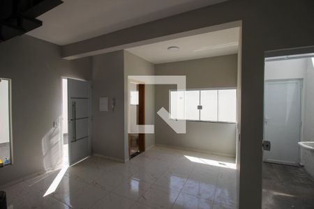 Sala de casa de condomínio para alugar com 2 quartos, 59m² em Aparecidinha, Sorocaba