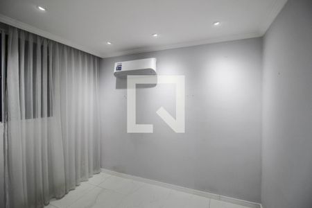 Quarto 1 de apartamento para alugar com 2 quartos, 45m² em Jardim Alvorada, Nova Iguaçu