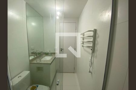 Banheiro de kitnet/studio para alugar com 1 quarto, 25m² em Campo Belo, São Paulo