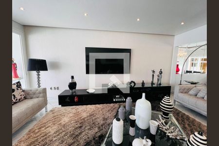 Casa à venda com 4 quartos, 587m² em Vila Curuçá, Santo André