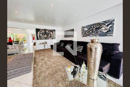 Casa à venda com 4 quartos, 587m² em Vila Curuçá, Santo André