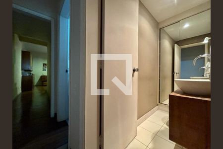 Lavabo de apartamento à venda com 3 quartos, 150m² em Lagoa, Rio de Janeiro