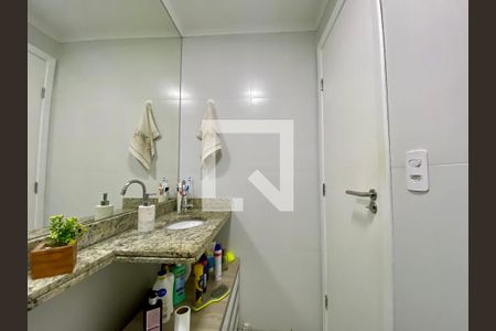 Banheiro da Suíte 1 de apartamento para alugar com 2 quartos, 100m² em Vila Caiçara, Praia Grande