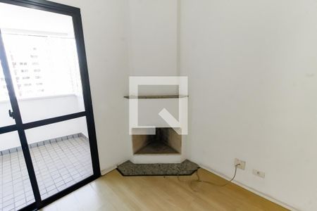 Detalhe Sala - lareira de apartamento para alugar com 2 quartos, 55m² em Vila Andrade, São Paulo