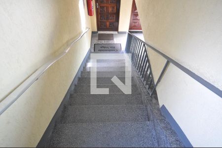 Escada de acesso de apartamento à venda com 3 quartos, 54m² em Jardim Julieta, São Paulo