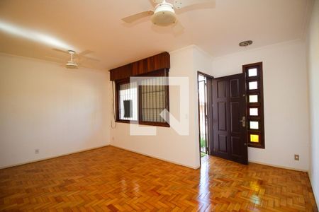 Sala de casa para alugar com 3 quartos, 177m² em Guarujá, Porto Alegre