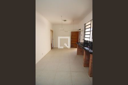 Cozinha de casa para alugar com 3 quartos, 177m² em Guarujá, Porto Alegre