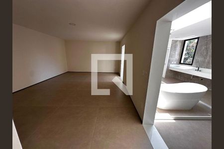 Casa à venda com 5 quartos, 1280m² em Barra da Tijuca, Rio de Janeiro