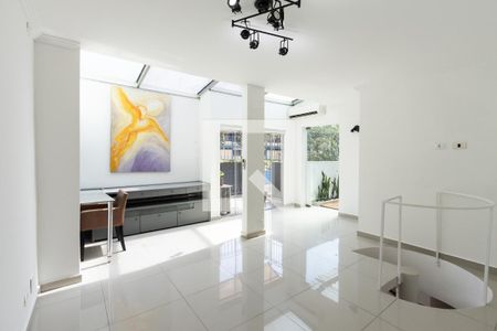 Sala - 2º Andar de apartamento para alugar com 3 quartos, 124m² em Vila Ipojuca, São Paulo