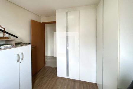 Quarto 1 de apartamento à venda com 2 quartos, 60m² em Buritis, Belo Horizonte