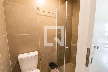 Banheiro de kitnet/studio para alugar com 1 quarto, 19m² em Liberdade, São Paulo