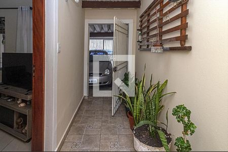 Corredor Lateral de casa para alugar com 2 quartos, 150m² em Vila Brasilina, São Paulo
