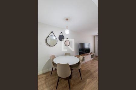 Sala de casa de condomínio à venda com 2 quartos, 110m² em Parada Xv de Novembro, São Paulo