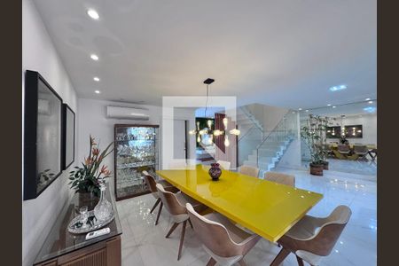 Sala de casa de condomínio à venda com 5 quartos, 407m² em Vargem Grande, Rio de Janeiro