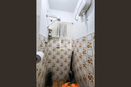 Banheiro de Serviço de casa à venda com 2 quartos, 109m² em Conjunto Residencial Ibirapuera, São Bernardo do Campo